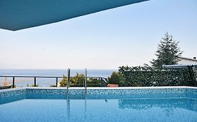 Apartments In Villa Ziza, Rooftop Swimming Pool